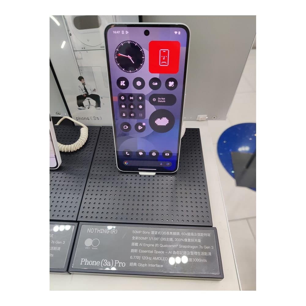 گوشی موبایل ناتینگ Nothing Phone (3a) Pro ظرفیت ۲۵۶ گیگابایت